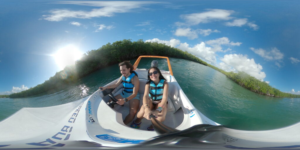 how to drive a speedboat in cancun