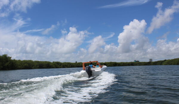 lancha-rapida-en-cancun