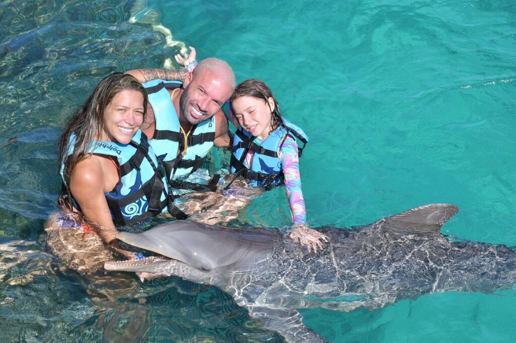 nadar-con-delfines-en-isla-mujeres