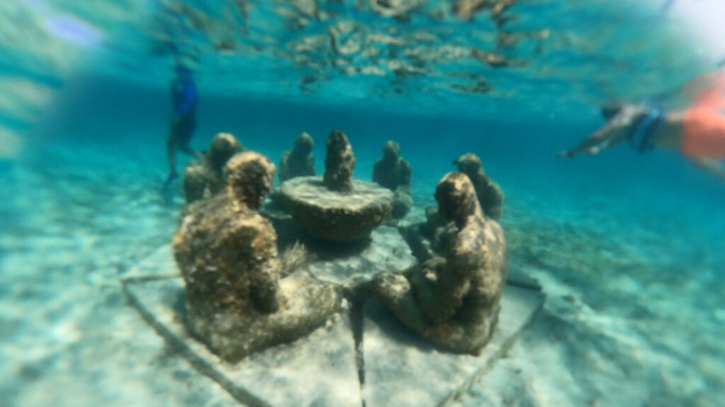 esculturas subacuáticas en Cancún