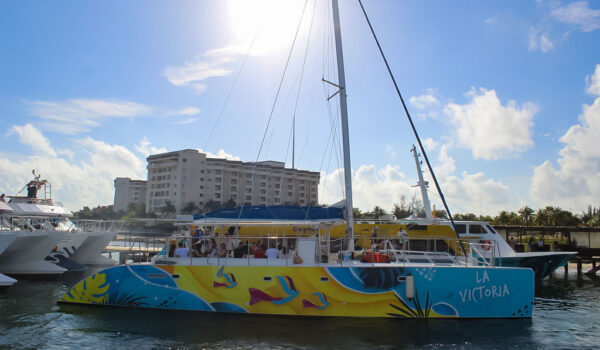 tours de catamaran para isla mujeres