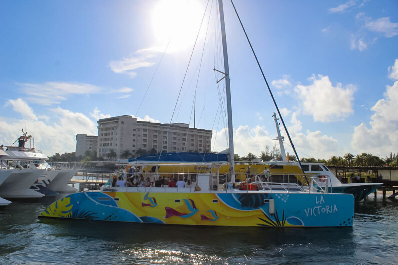 tours de catamaran para isla mujeres