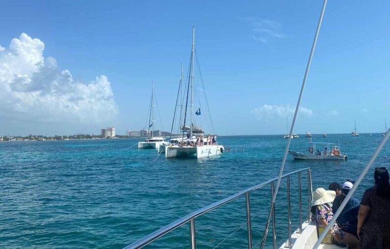 cuanto cuesta rentar un catamaran en cancun