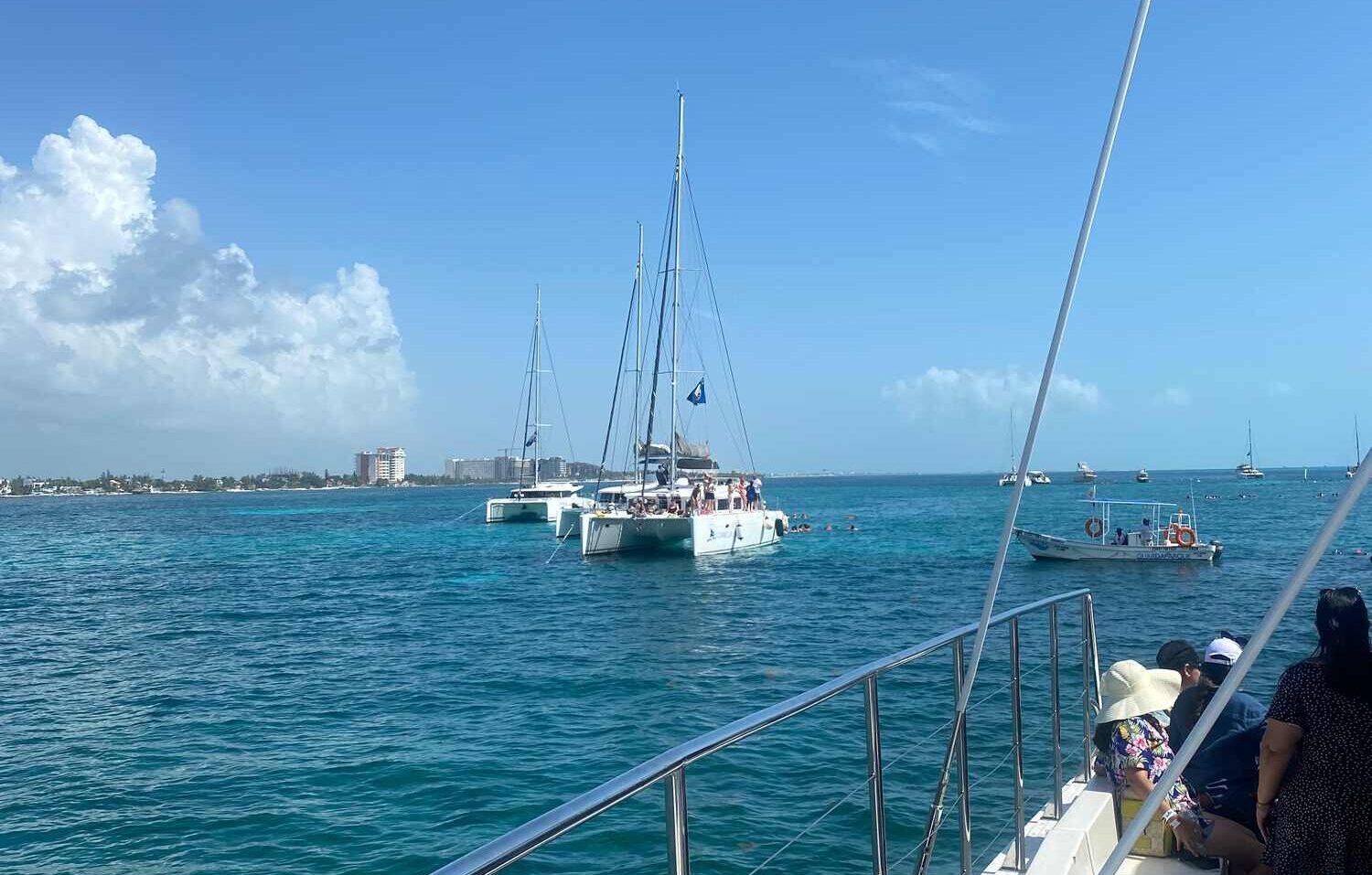 cuanto cuesta rentar un catamaran en cancun